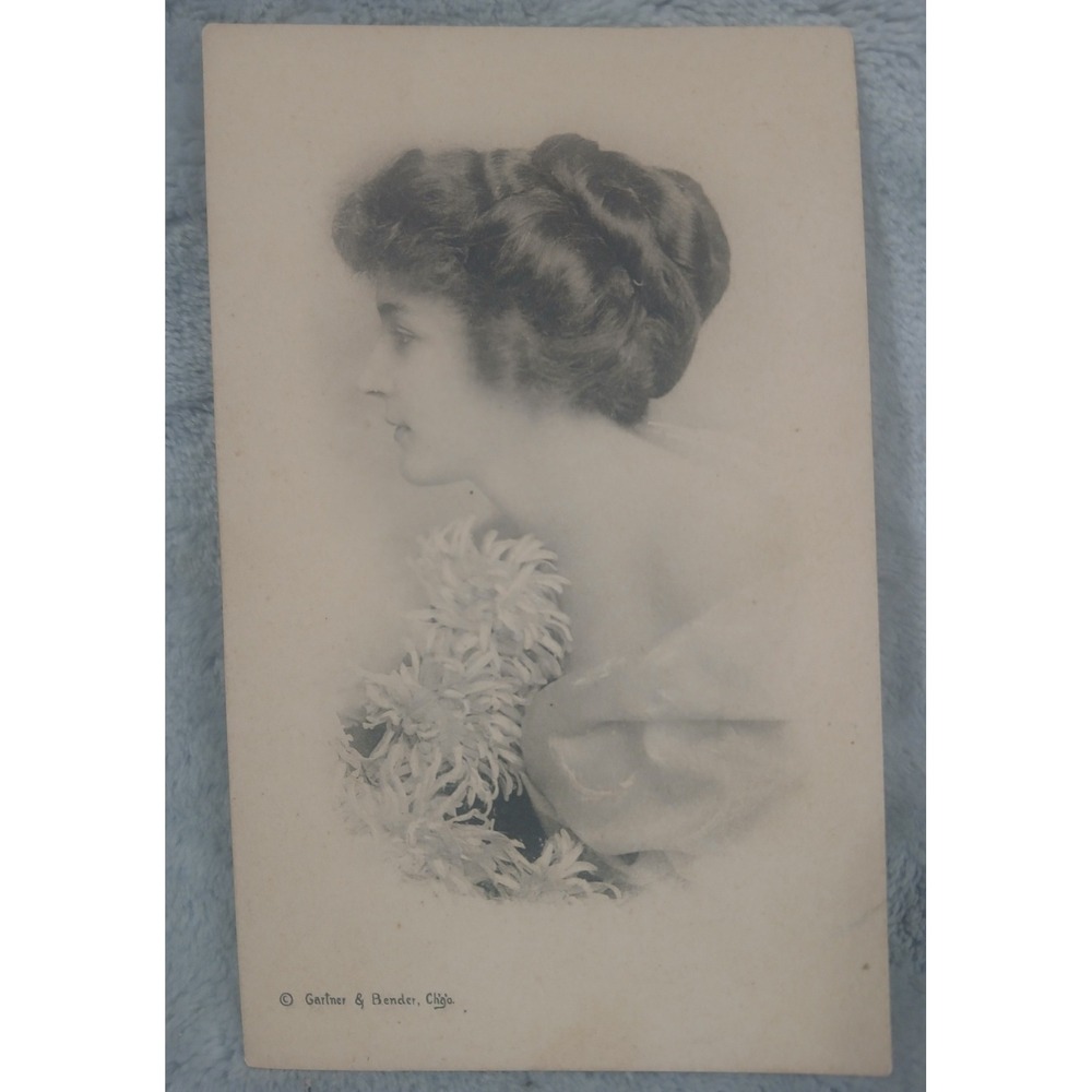 Antique Gartner & Bender Chicago‎ Edwardian Woman Gibson Girl Postcard Unposted